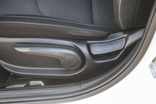 2023 Kia Forte LXS - Photo 24