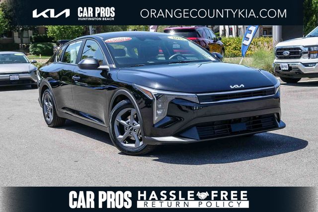 2025 Kia K4 LXS AT's photo
