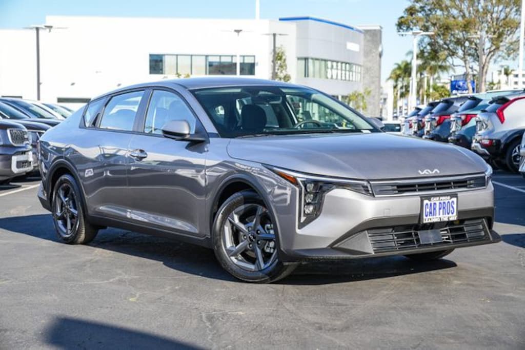 New 2026 Kia K4 LXS Sedan