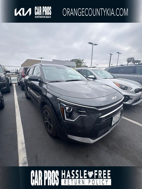 2023 Kia Niro LX HEV's photo