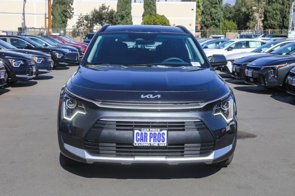 New 2026 Kia Niro LX SUV