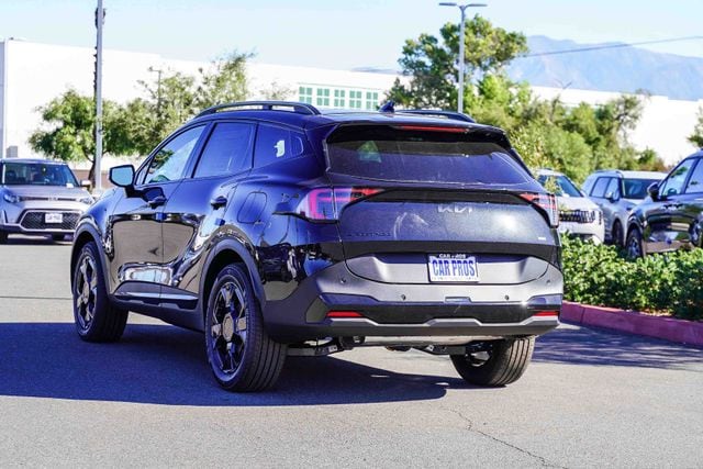 2026 Kia Sportage Plug-In Hybrid X-Line photo 4
