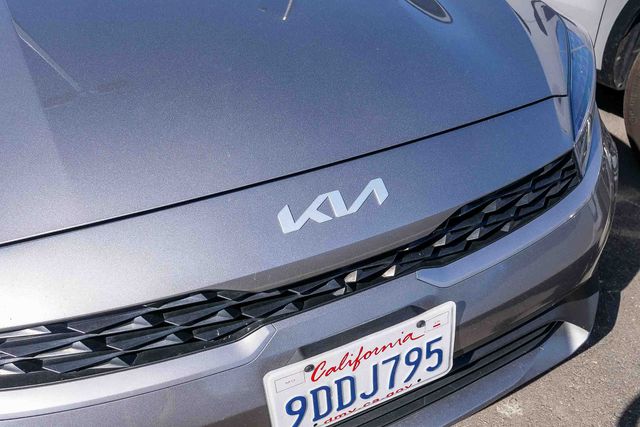 2023 Kia Forte LXS photo 4