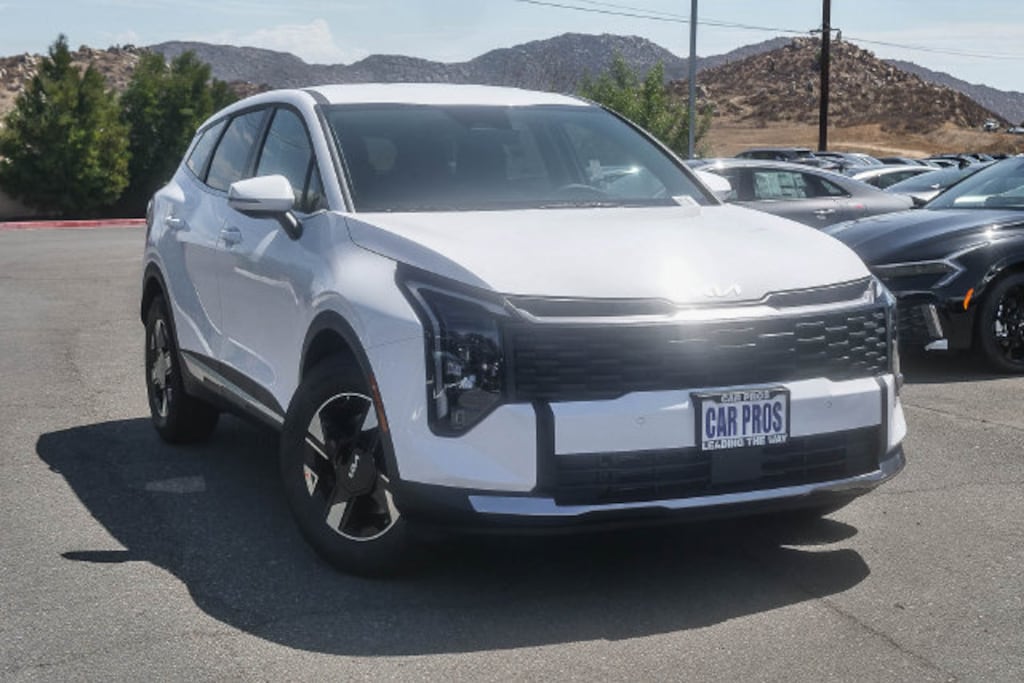 New 2027 Kia Sportage LX SUV