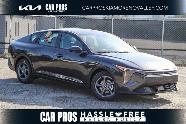 2026 Kia K4 LXS AT's photo