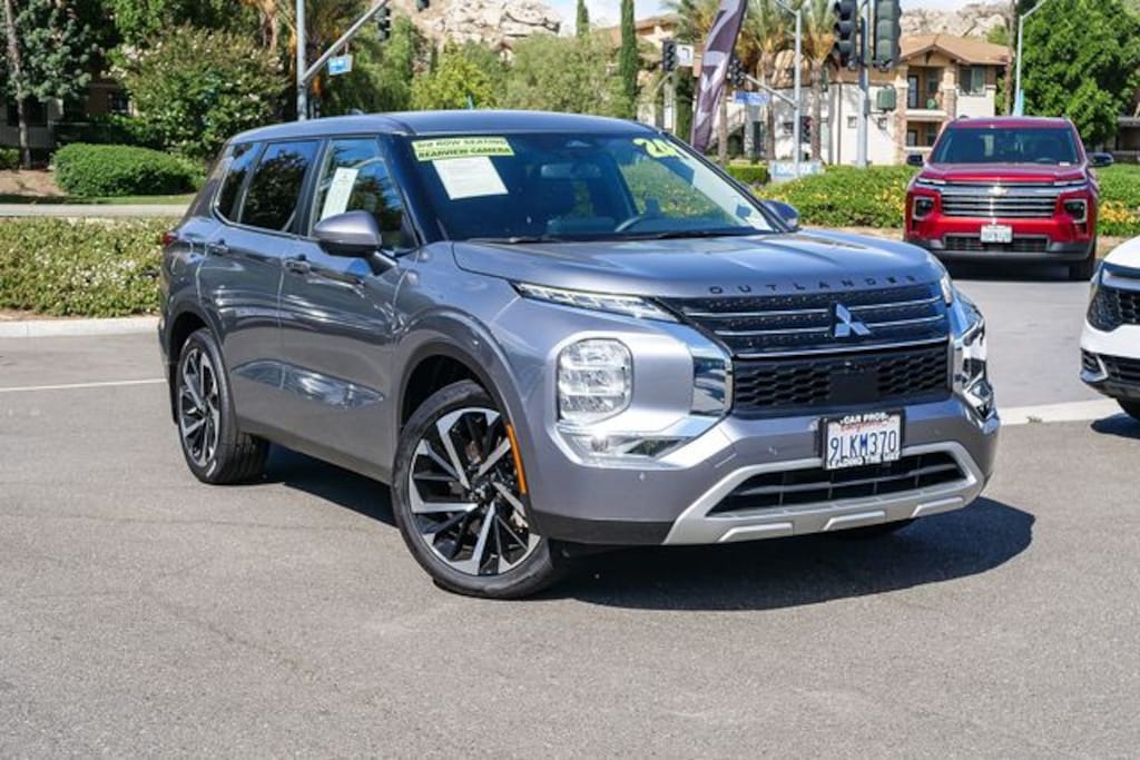 Used 2024 Mitsubishi Outlander SE SUV