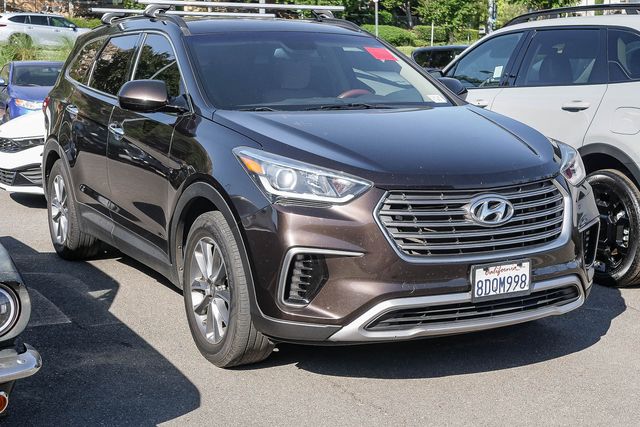 2018 Hyundai Santa Fe SE photo 2