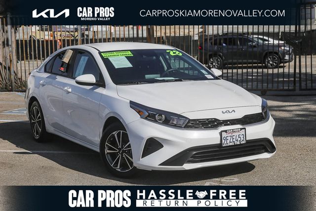 2023 Kia Forte LXS AT's photo