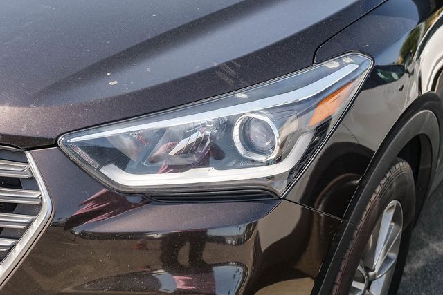 2018 Hyundai Santa Fe SE photo 5