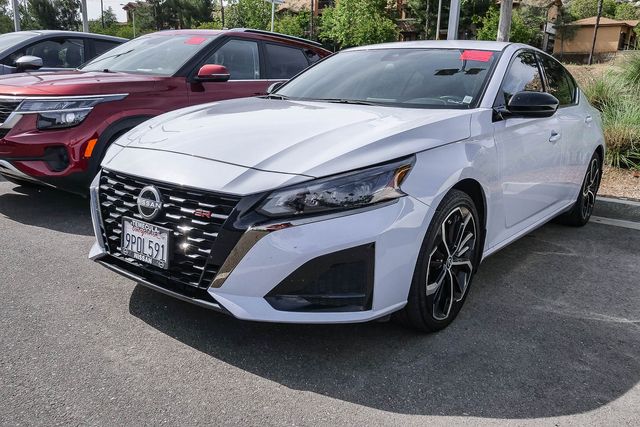 2025 Nissan Altima SR photo 6