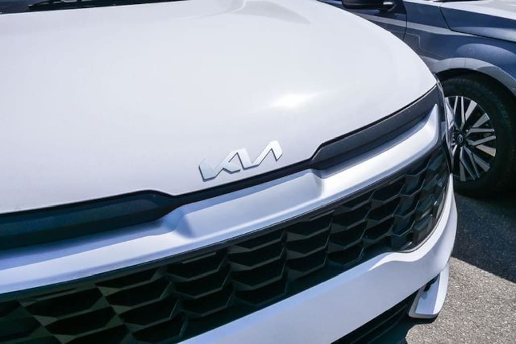 Certified 2025 Kia Sportage LX SUV