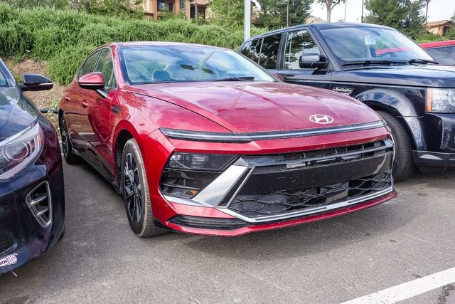 2025 Hyundai Sonata SEL photo 2