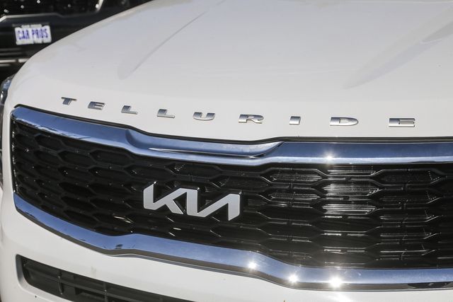 2022 Kia Telluride LX photo 5