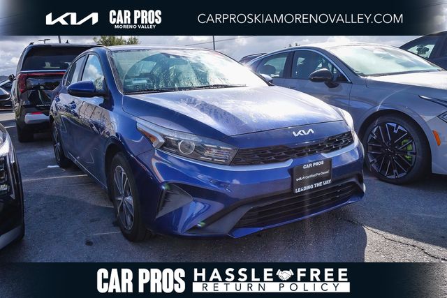 2023 Kia Forte LXS AT's photo