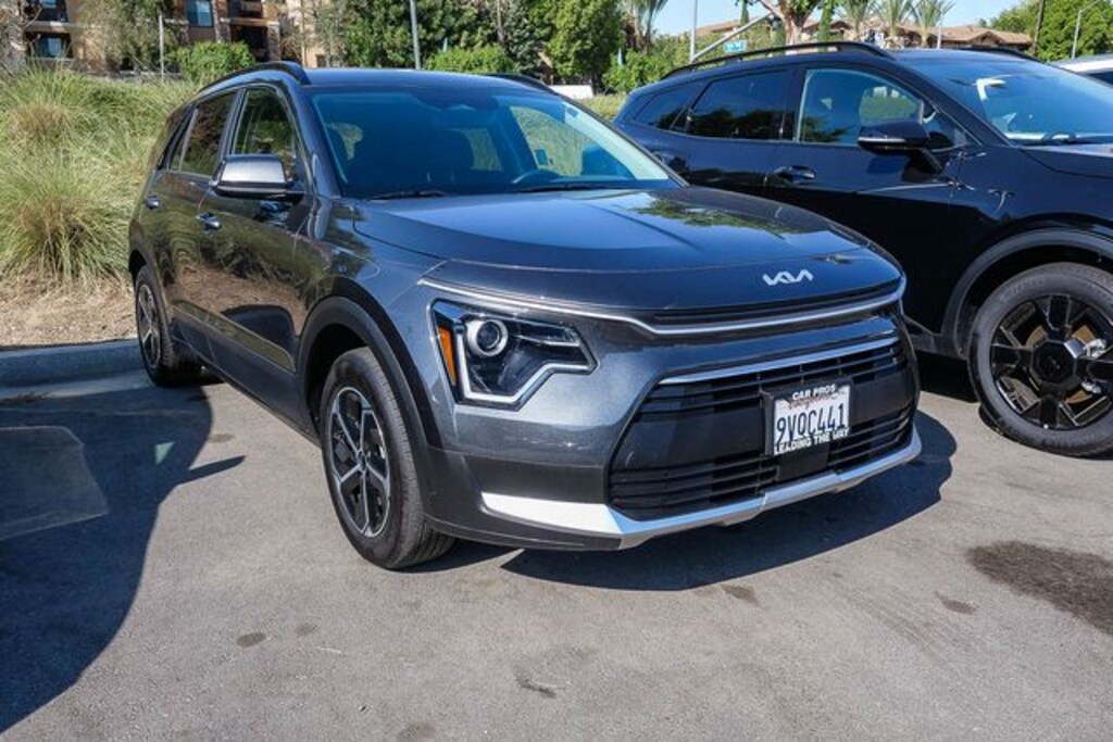 Certified 2025 Kia Niro EX SUV