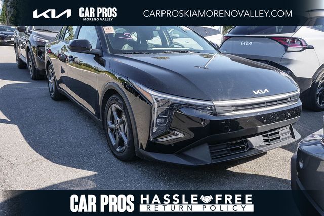 2025 Kia K4 LXS AT's photo