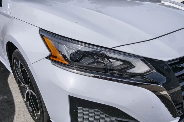 2025 Nissan Altima SR photo 3