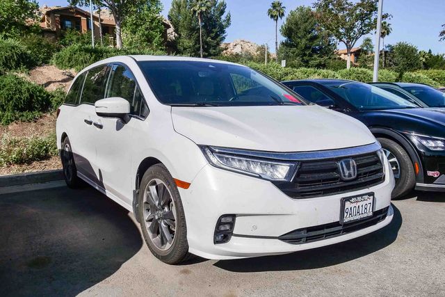 2022 Honda Odyssey Elite photo 2