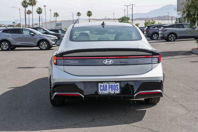 2025 Hyundai Sonata SEL photo 5
