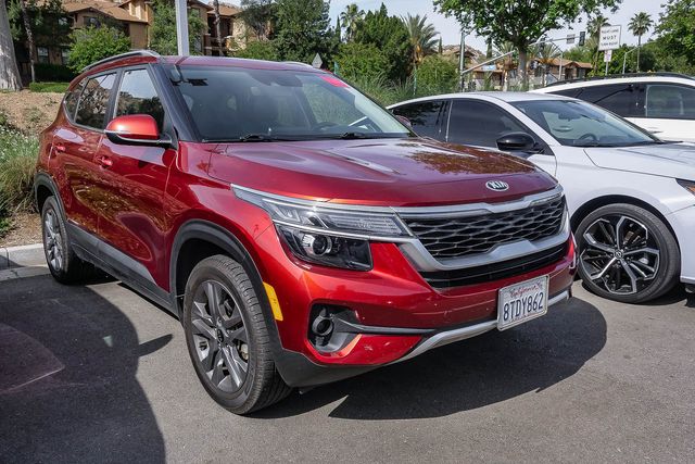 2021 Kia Seltos S photo 2