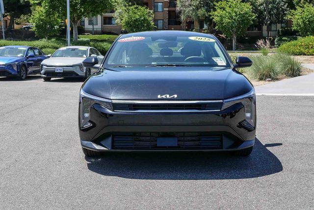 2025 Kia K4 LXS photo 2
