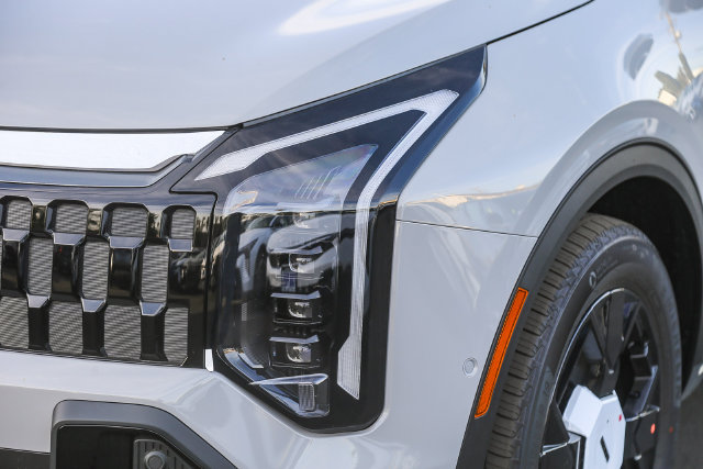 New 2026 Kia Sportage Plug-In Hybrid X-Line Prestige SUV