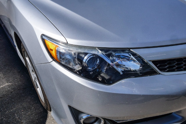 Used 2014 Toyota Camry SE Sedan