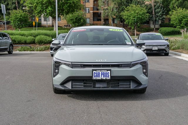 2025 Kia K4 LXS photo 2
