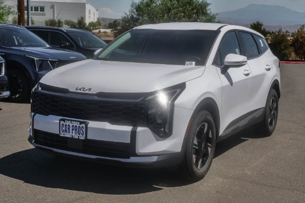New 2027 Kia Sportage LX SUV