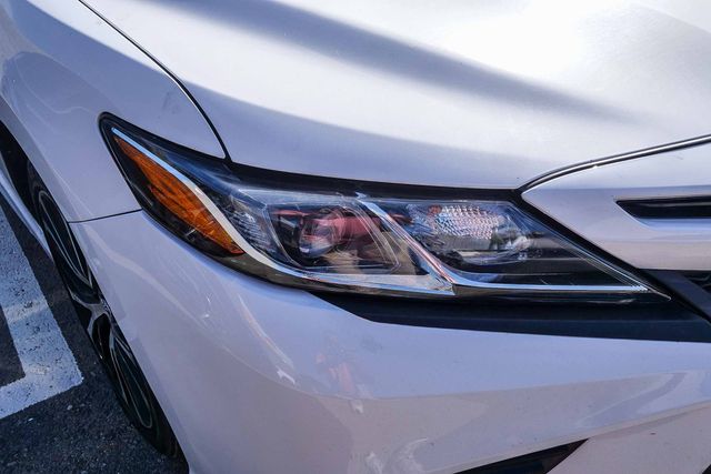 2019 Toyota Camry photo 3