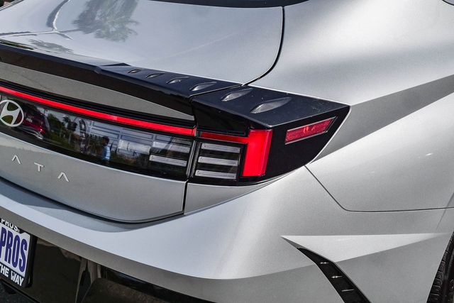 2025 Hyundai Sonata SEL photo 3