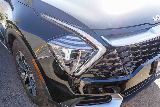 2025 Kia Sportage EX photo 3