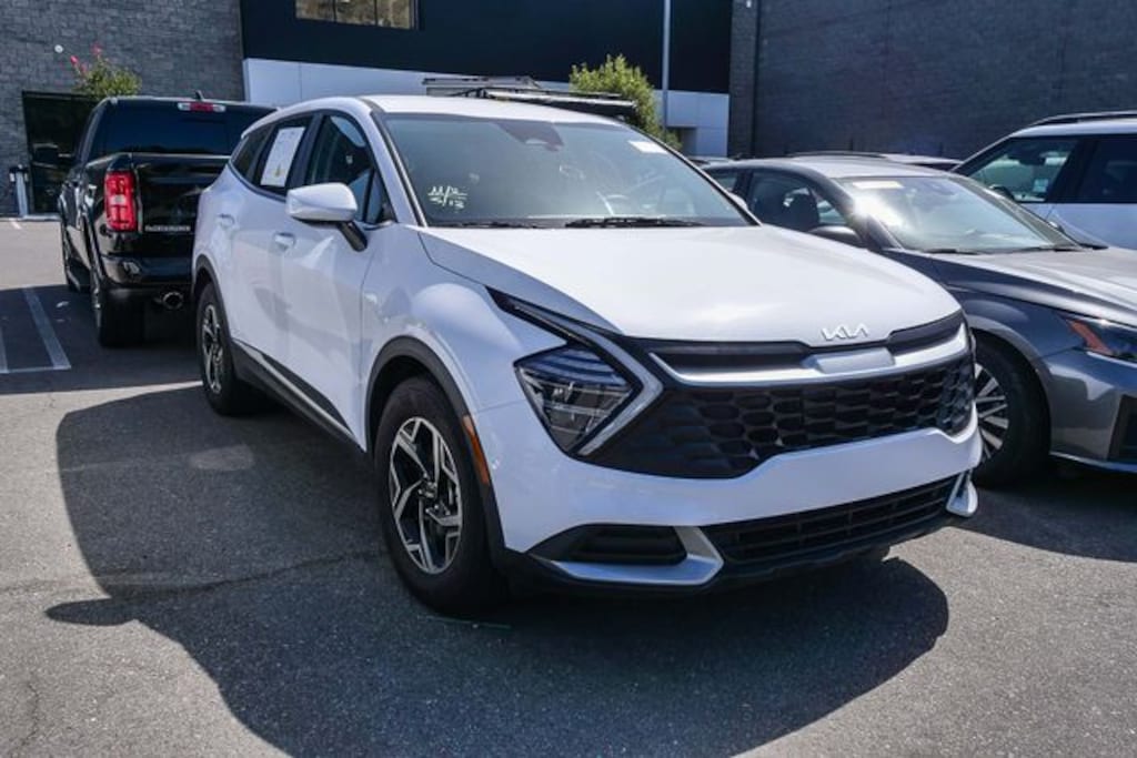 Certified 2025 Kia Sportage LX SUV
