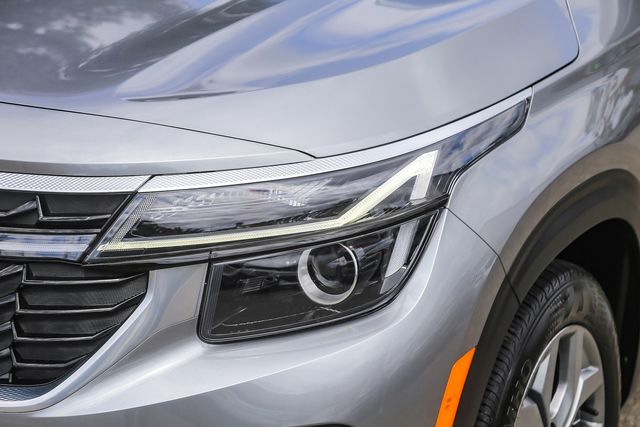 2024 Kia Seltos S photo 5