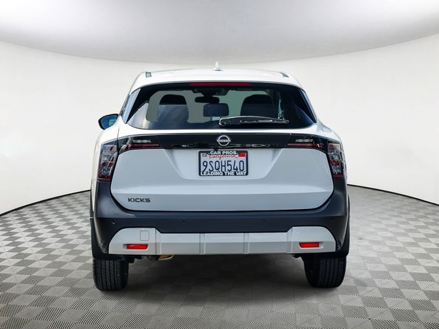 2025 Nissan Kicks SV photo 6