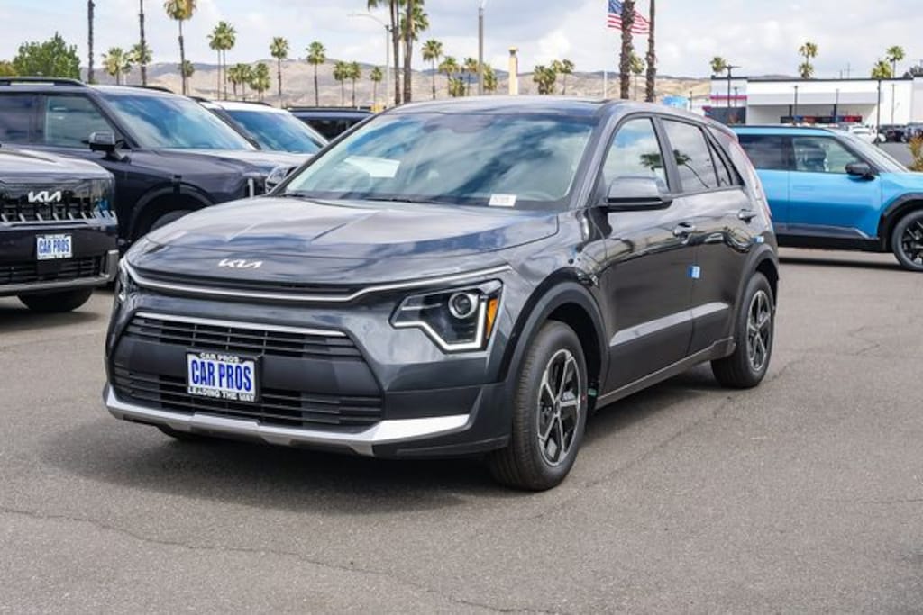 New 2026 Kia Niro LX SUV