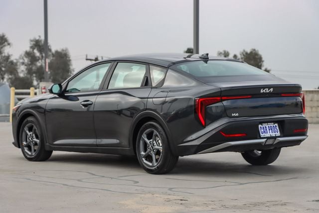 2025 Kia K4 photo 6