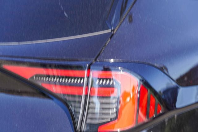 2026 Kia Sportage Plug-In Hybrid X-Line photo 3