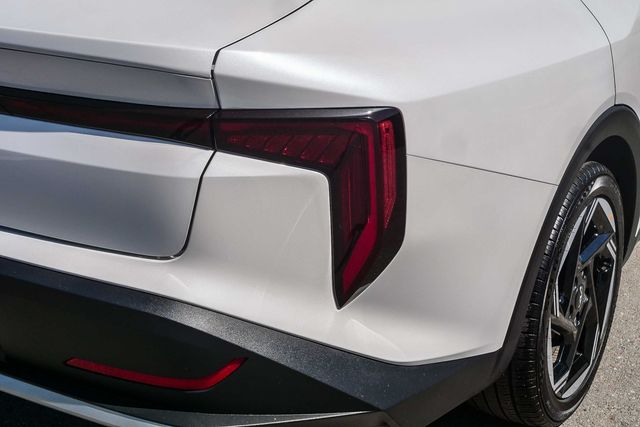 2025 Kia K4 EX photo 3