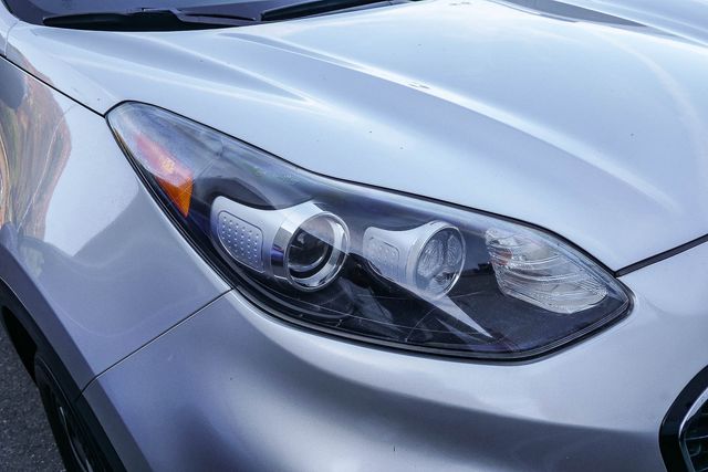2022 Kia Sportage LX photo 3