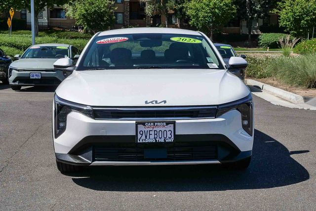 2025 Kia K4 EX photo 2