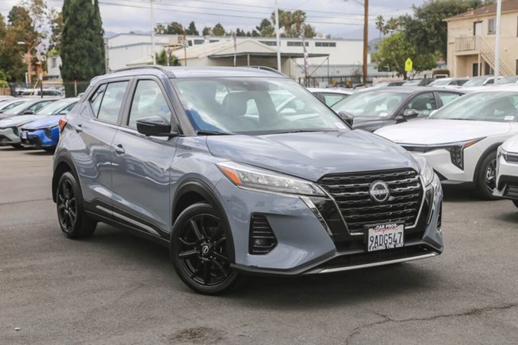 Used 2022 Nissan Kicks SR SUV