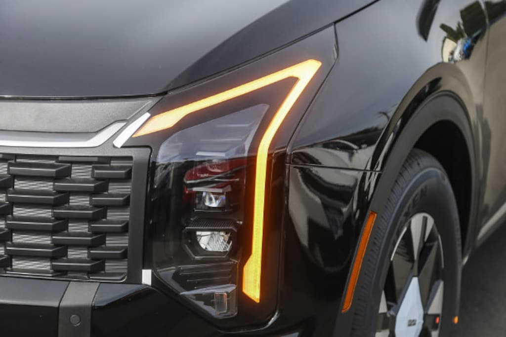 New 2026 Kia Sportage Hybrid LX SUV