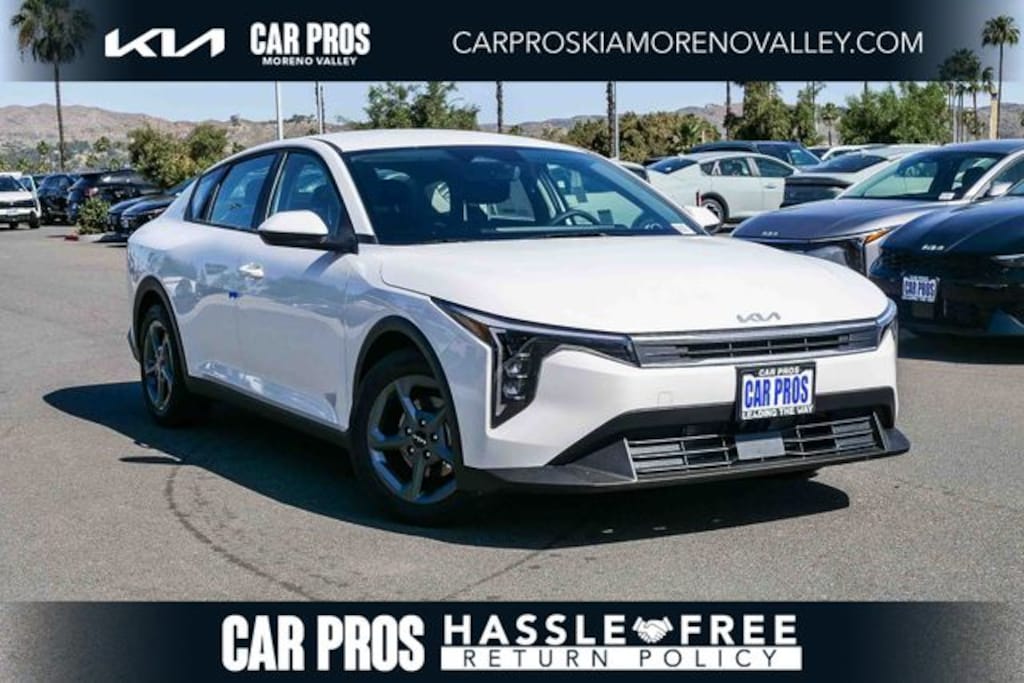 New 2026 Kia K4 LXS Sedan