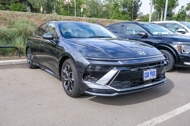 2025 Hyundai Sonata SEL photo 2