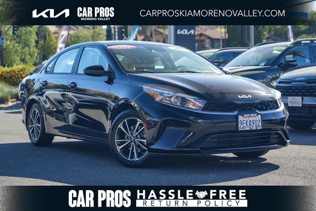 2023 Kia Forte LXS AT's photo