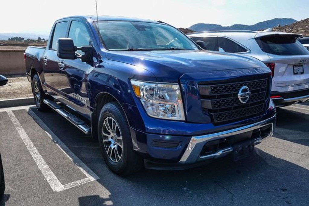 Used 2020 Nissan Titan SV Truck Crew Cab