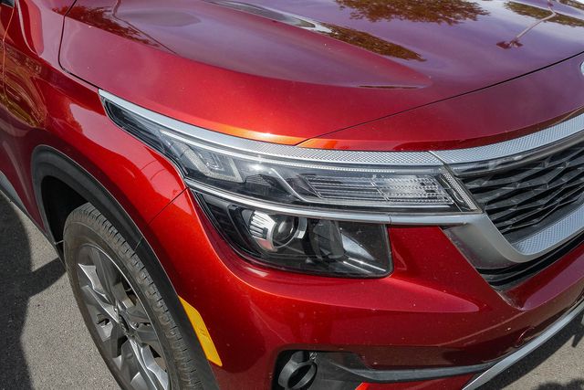 2021 Kia Seltos S photo 3