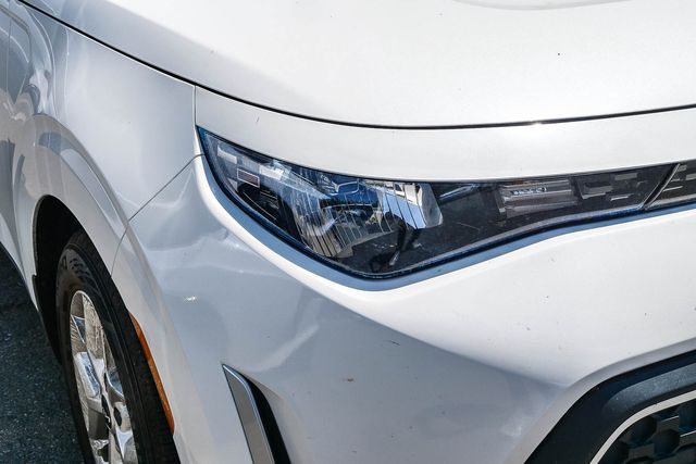 2023 Kia Soul S photo 3