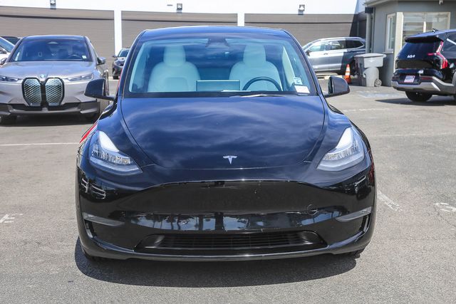 2023 Tesla Model Y Long Range photo 3